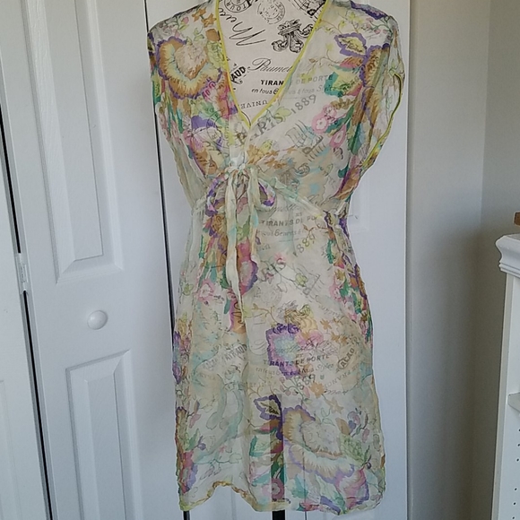 Kimchi Blue VNeck Floral Sheer Swim Cover - Picture 2 of 5